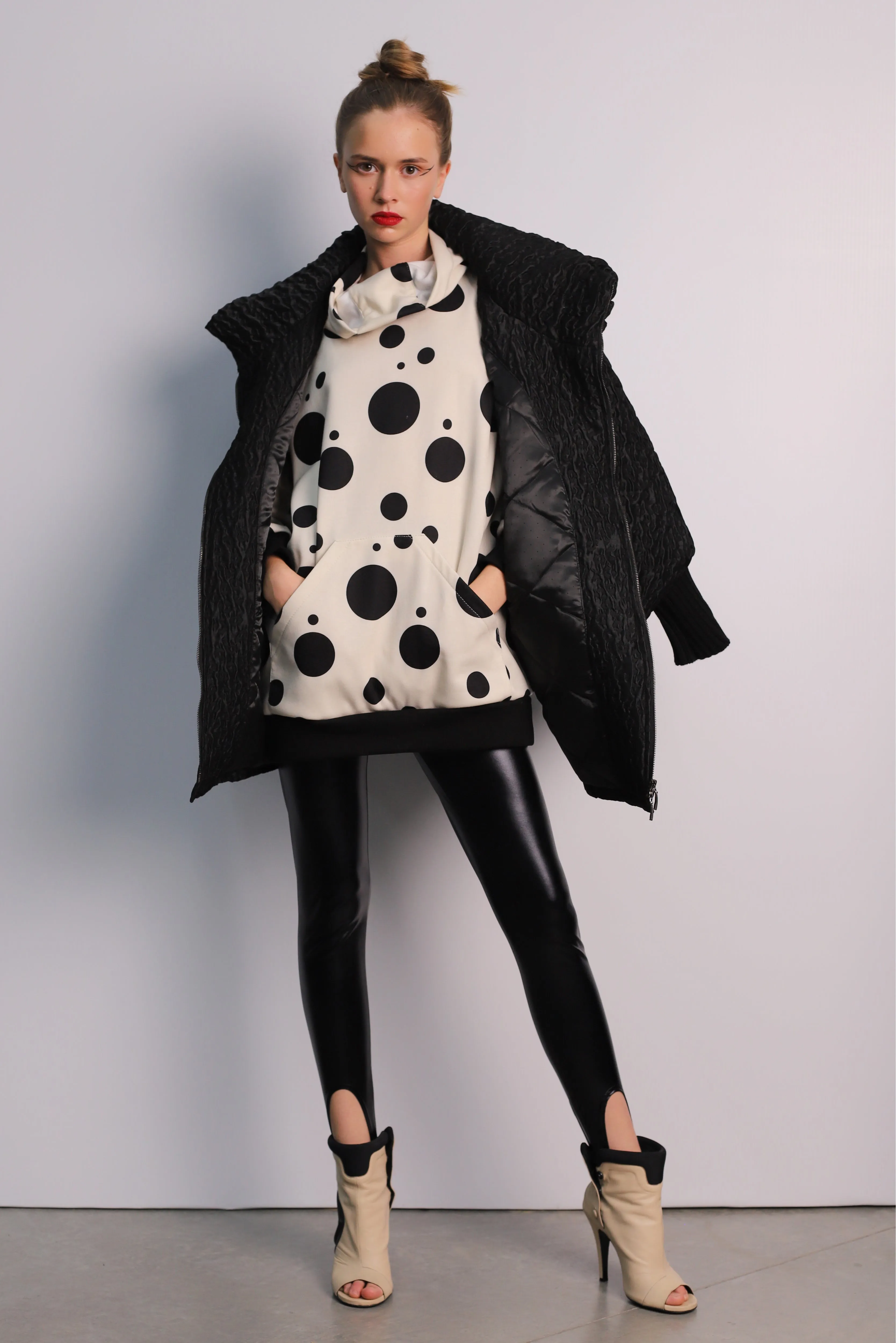 Cozy Printed Fleece Hooded Tunic White & Black