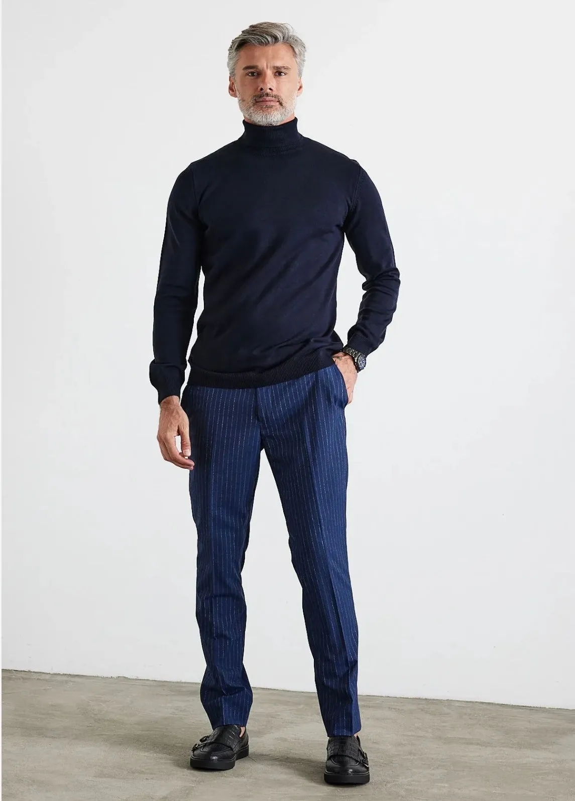 “Isaac” Navy Men’s Turtle Neck